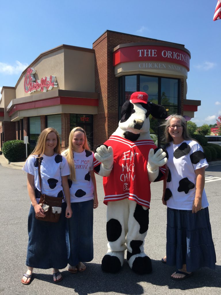 EAT MOR CHIKIN